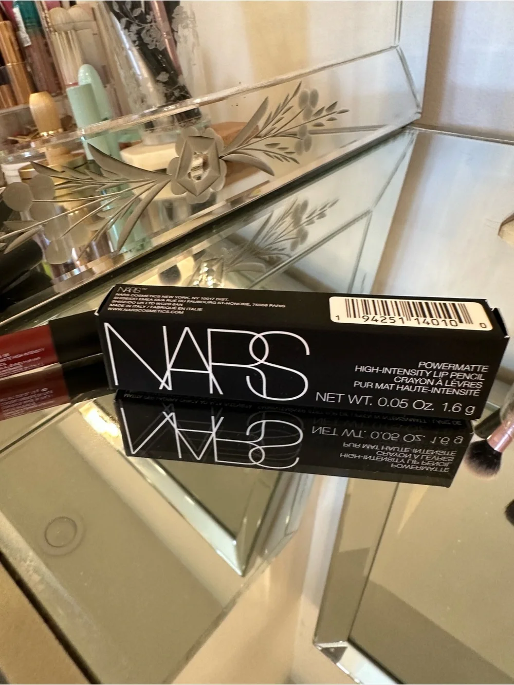 New NARS Lipstick Pencil “Cruella” Mini